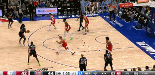 攻防压制！斯图尔特再中三分 活塞5分钟轰出21-6强势反超