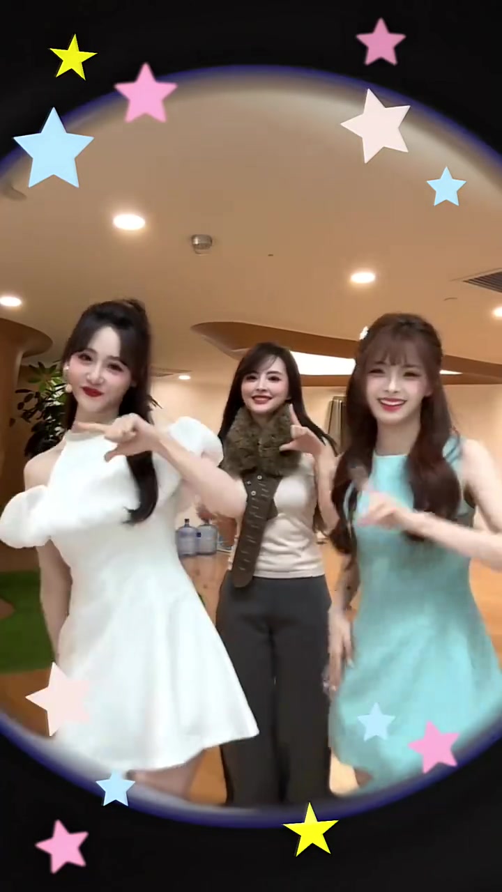 NBA主持泱泱和楠楠、果果合拍视频：我们仨私底下那就是薯条可乐汉堡都来的啊